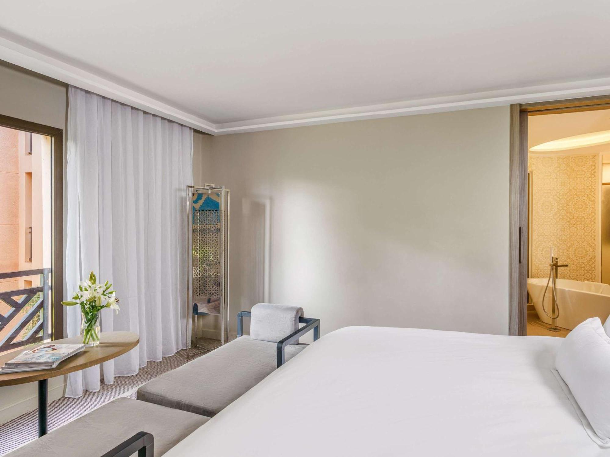 Moevenpick Hotel Mansour Eddahbi Marrakech Марракеш Экстерьер фото Deluxe room